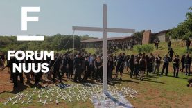 AfriForum en duisende Suid-Afrikaners wys in swart steun teen plaasmoorde