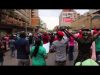 Duisende in Pta-strate, Uniegebou afgesper