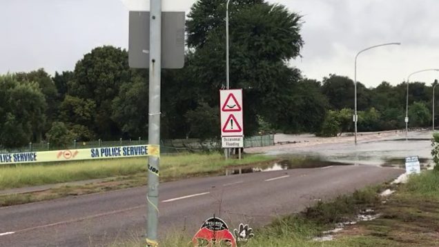 Hennopsrivier in vloed