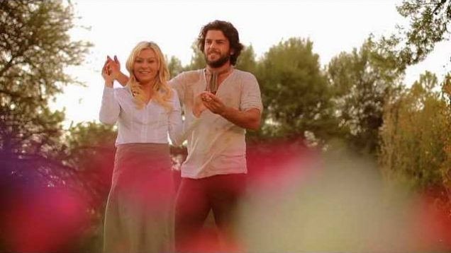 Karlien van Jaarsveld – Jakkals Trou met Wolf se Vrou (HD)