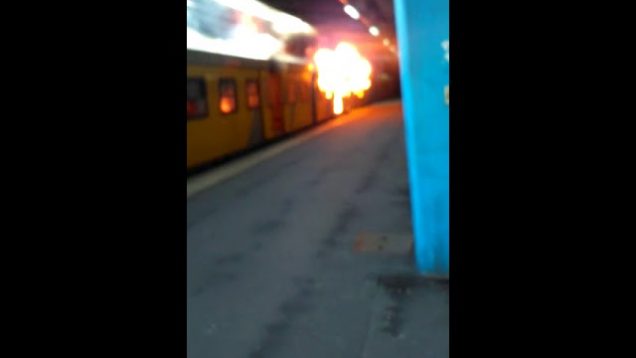 Talle treinwaens vat vlam op Kaapstad-stasie