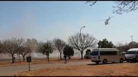 Tien vas ná taxi oproer in Centurion