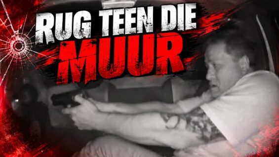 Rug teen die muur!
